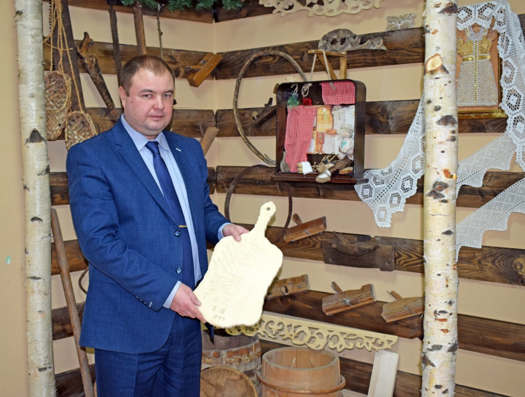 Карамышев с промыслами.jpg