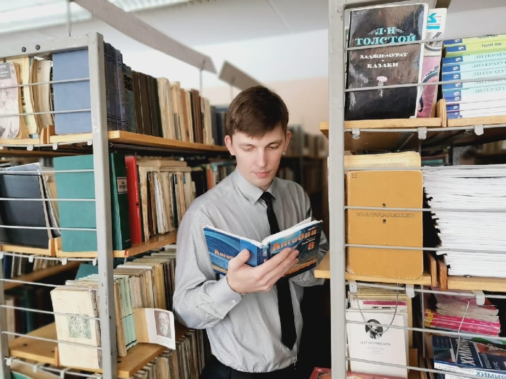 Артем Юрьевич Шестаков - любимый учитель многих лицеистов