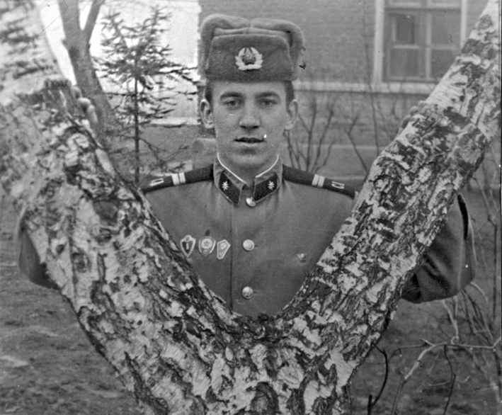 Армейскую жизнь Юрий Дубов вспоминает с теплом и улыбкой