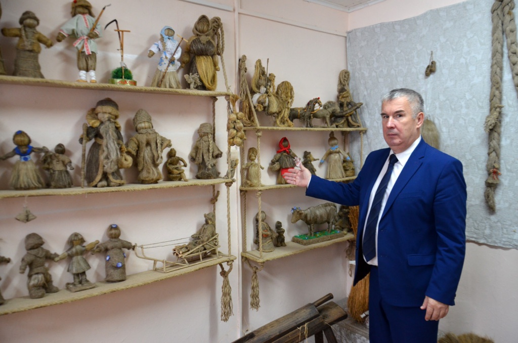 Потехин с промыслами.jpg