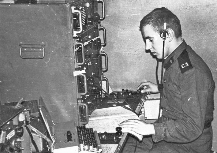 Радиотелеграфист 1-го класса Юрий Дубов