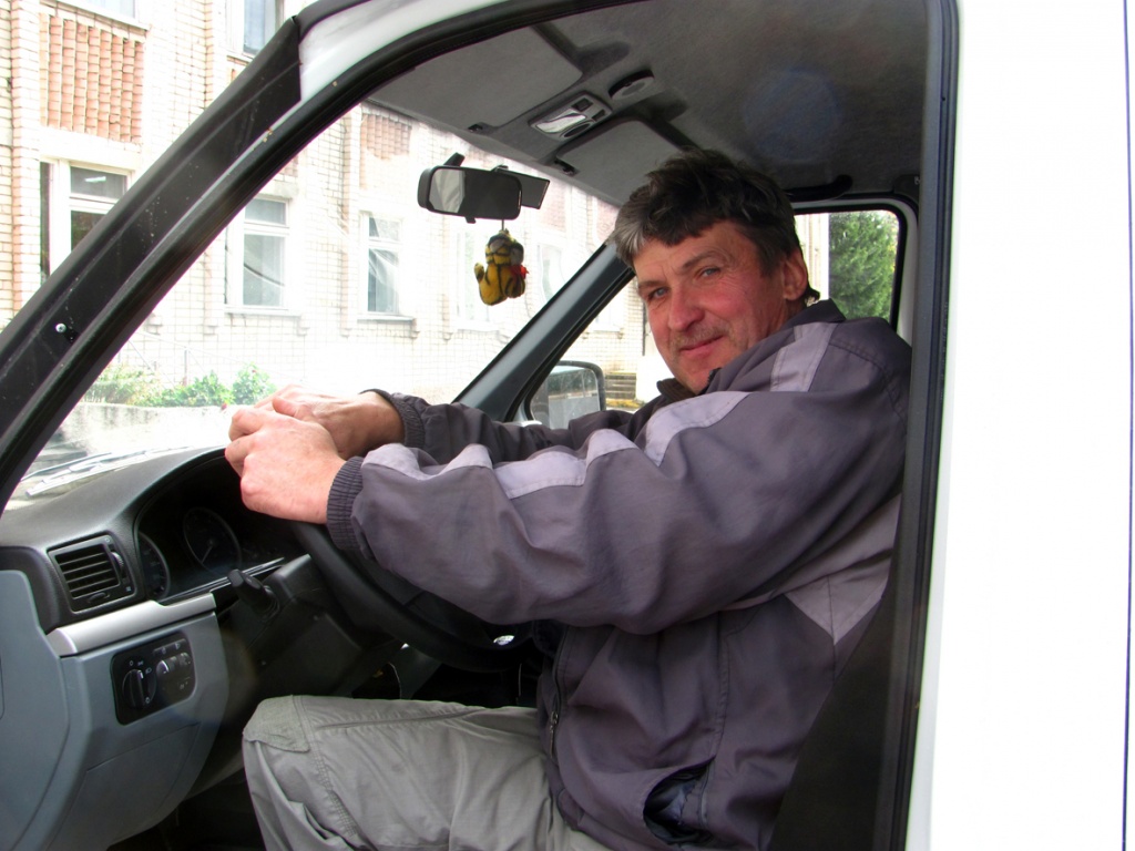 Водитель Алексей СМИРНОВ. Водитель Алексей СМИРНОВ.jpg
