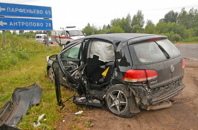 Иномарки не поделили дорогу