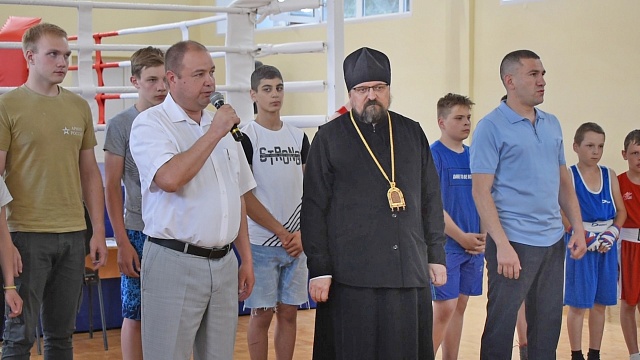 Вся наша жизнь - боксерский ринг