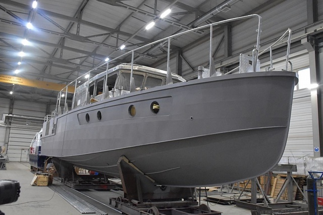 Новая разработка костромских судостроителей - многофункциональный катер