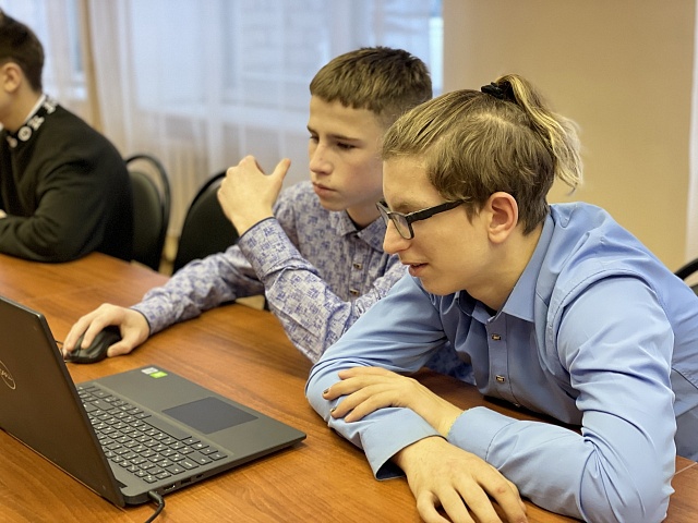 Ковидные ограничения в ближайшее время могут коснуться организаций дополнительного образования, колледжей и вузов Костромской области