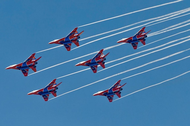 В небе над Костромой  "Стрижи"