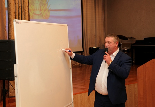 В роли лектора - мэр