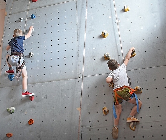 Первый турнир по скалолазанию прошел в Галиче