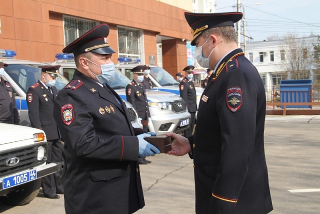 Галичский отдел полиции получил новый автомобиль «Нива»