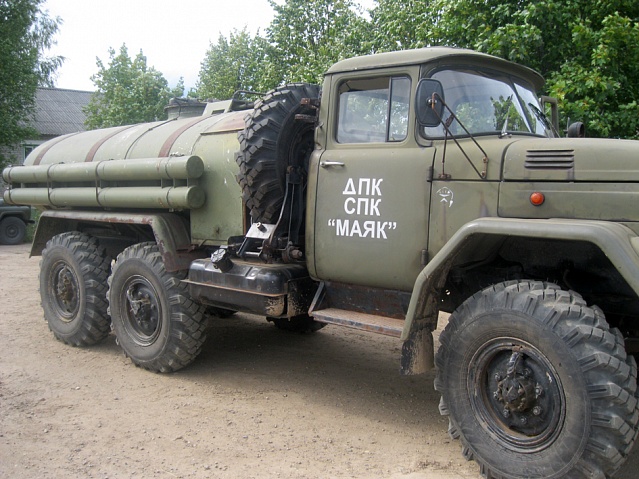 На горячем боевом коне