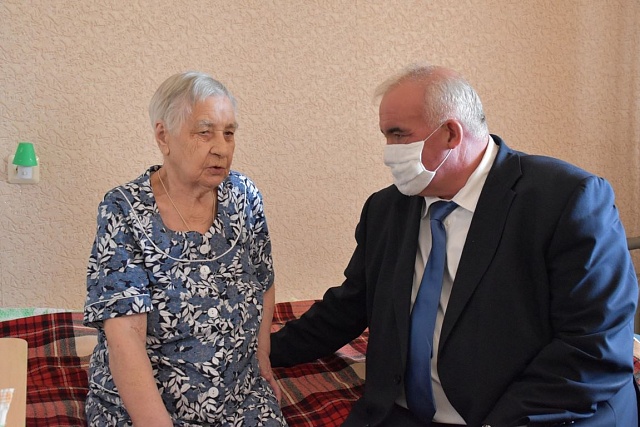 Сергей Ситников поблагодарил представителей старшего поколения за активное участие в жизни региона