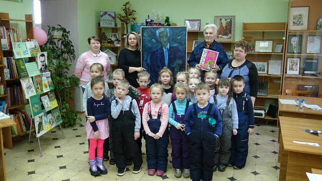 Портрет Якова Акима поселился в детской библиотеке 