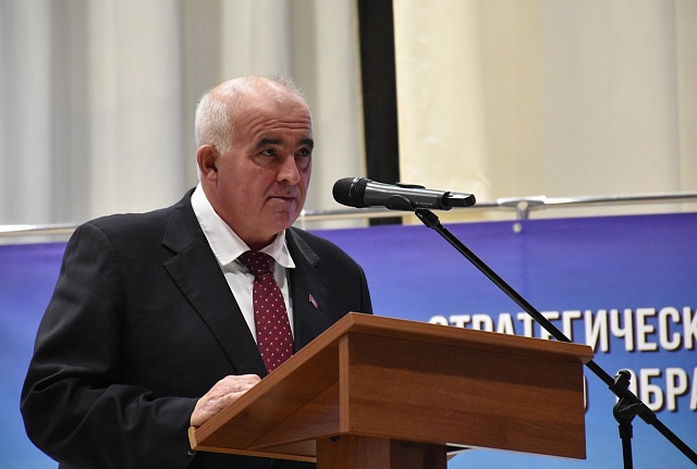 Костромская область разработает комплексную программу и дополнительные меры для привлечения кадров в образование