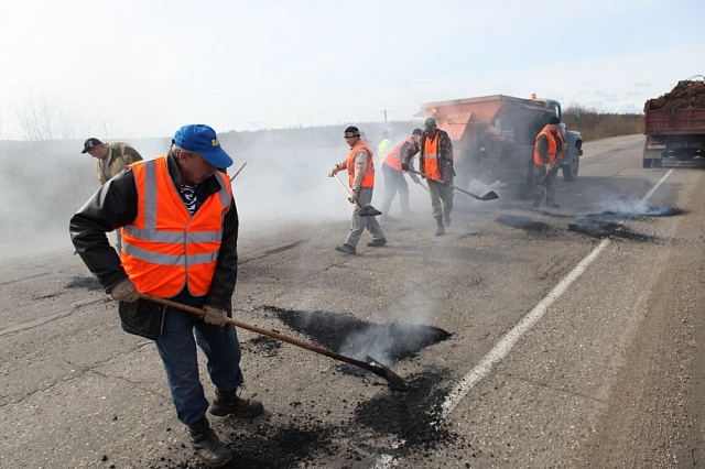 Выйти к городу к началу мая