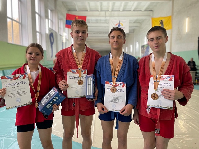 Медали с турнира в рыбинске