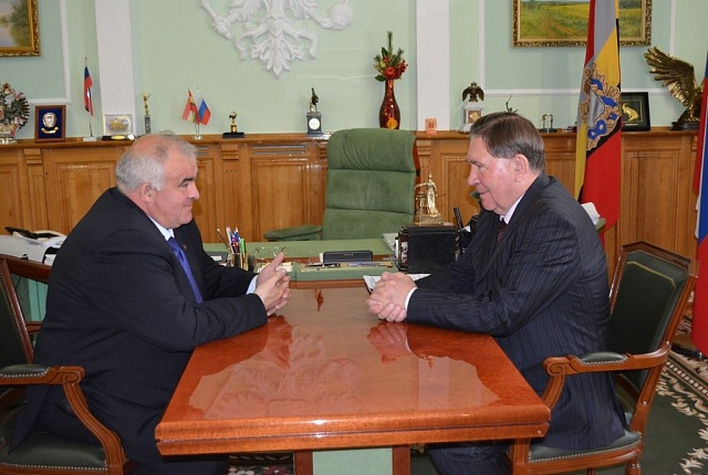 В формате партнерских отношений