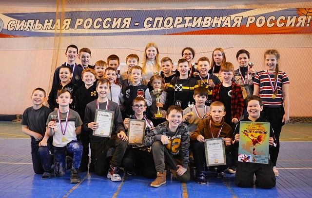 Тридцать четыре медали на тридцать четыре участника