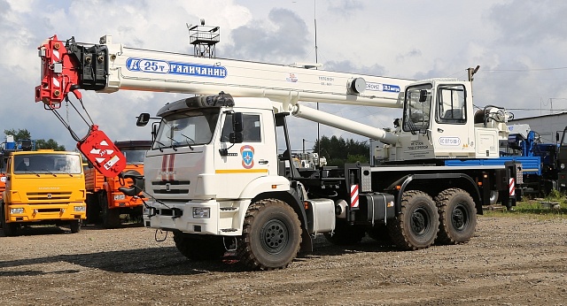 Галичские автокраны - на службе у спасателей