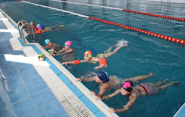 Голубая вода и свежий песок