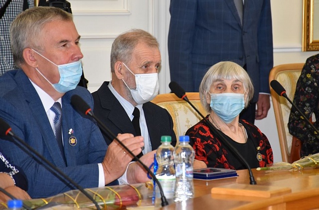 Глава Галичского района Александр Потехин награжден за профессиональную и добросовестную работу медалью «Труд. Доблесть.Честь»