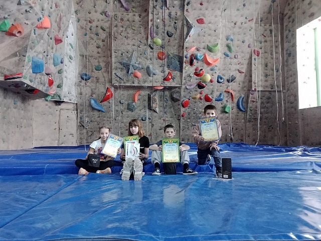 Галичские скалолазы покорили бронзовые, серебряные и золотые вершины