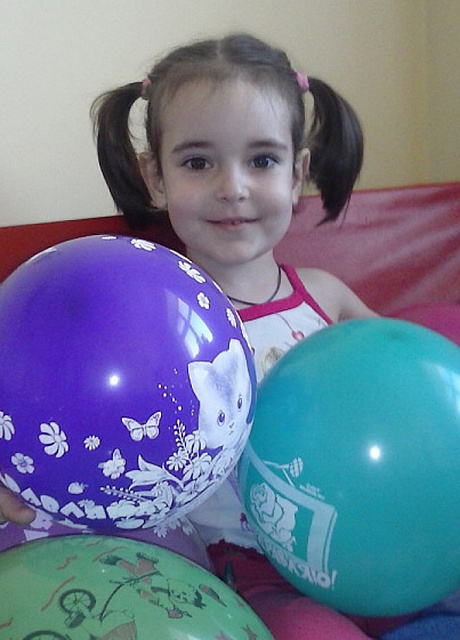 Более 100 тысяч рублей собрали галичане на лечение Анечки