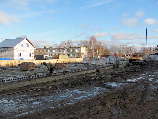 Не по дням, а по часам дом растет для галичан