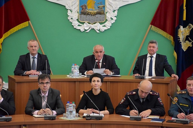 Сергей Ситников поставил перед профильными службами задачи по ликвидации последствий непогоды