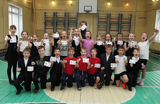 И знак ГТО на груди у него