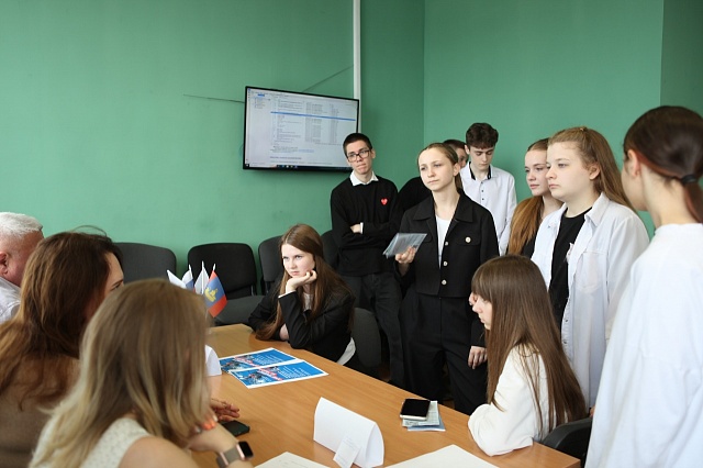 Мы ищем работу, а работа ищет нас