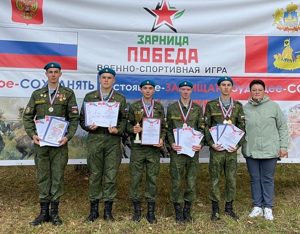 Юнармейцы военно-патриотического клуба "СТЯГ" вновь в лидерах