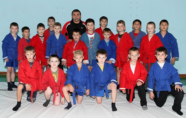 Юные самбисты привезли 11 медалей