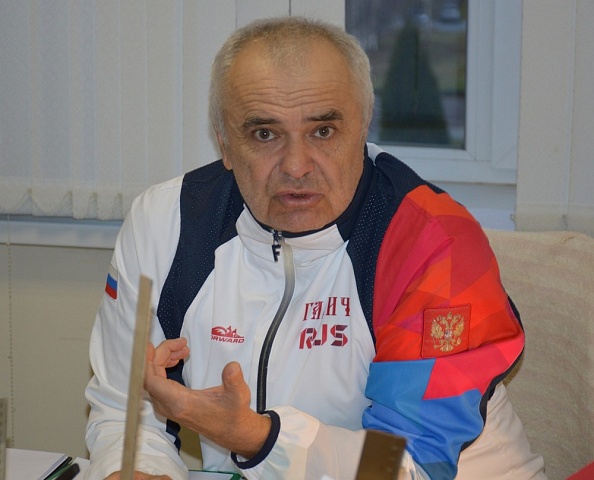 Число желающих служить  по контракту возросло