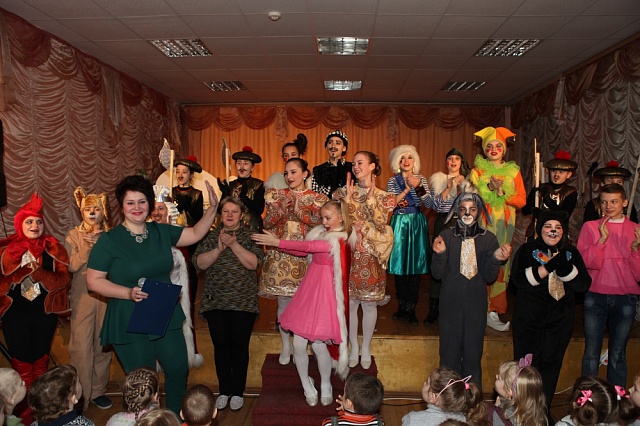 Смех и радость мы приносим людям