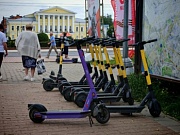 Самокаты под контролем: губернатор Сергей Ситников поручил проработать дополнительные ограничения по использованию самокатов несовершеннолетними