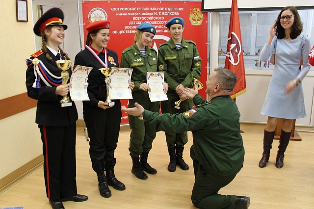 Самые красивые девушки костромской Юнармии живут в Галиче