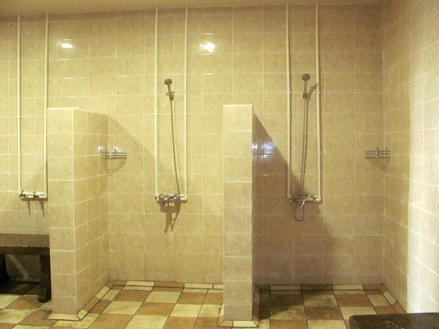 А не пойти ли мне в баню?