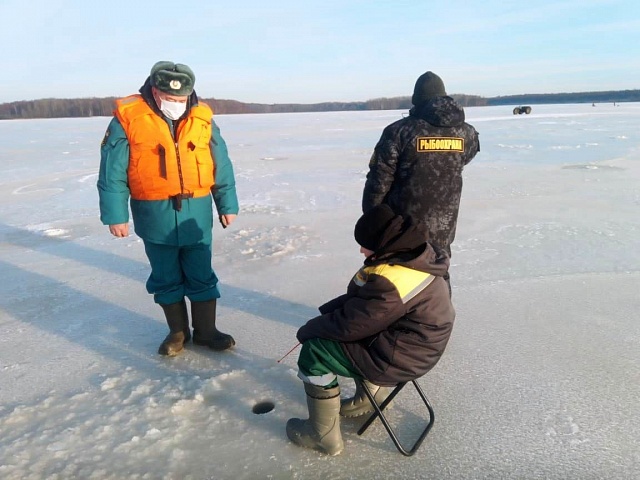 Во избежание несчастных случаев необходимо соблюдать правила безопасности на водоёмах в зимний период! 