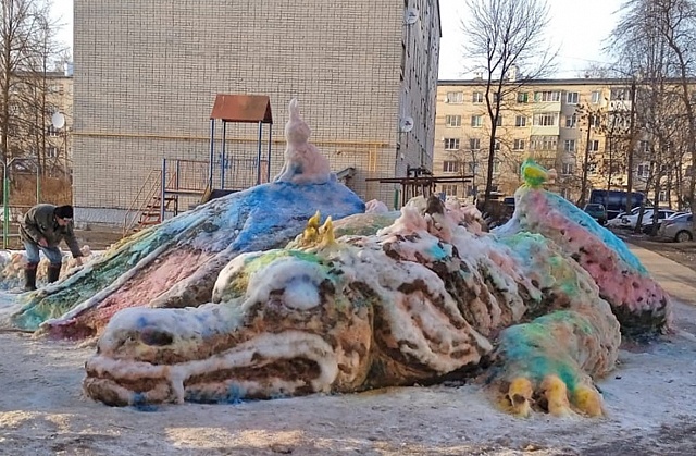 В Галичском дворе «приземлился» дракон 