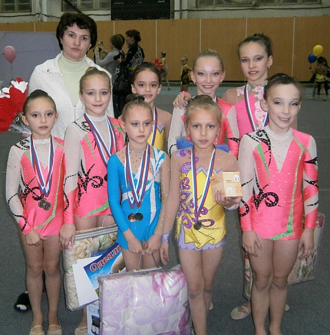 «Фиалки» и «Адель» взяли серебро