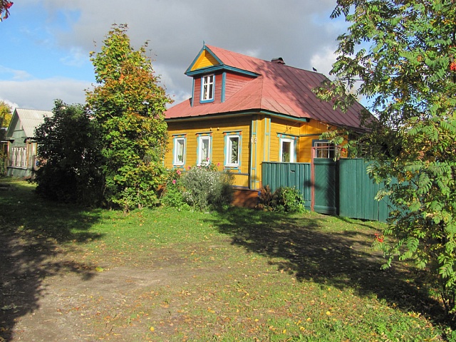 Знать о проблемах города и помогать их решать